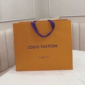 Set of 7 Louis Vuitton Paper Bags - Authentic